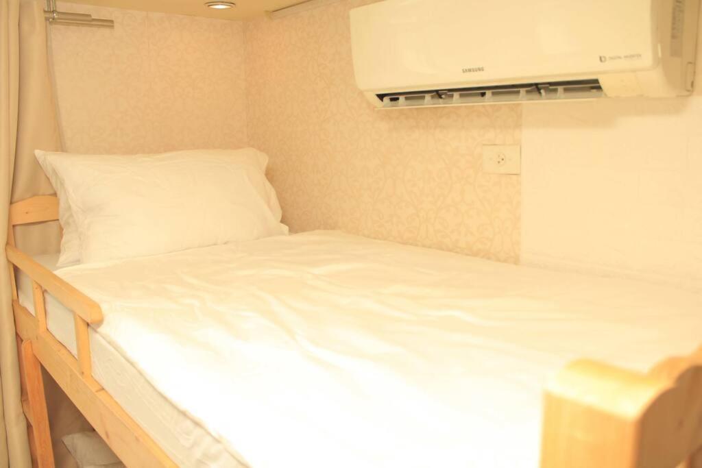 A2J Luxury 1Br Balcony Suite Near Venice Mall Bgc Manila Eksteriør bilde