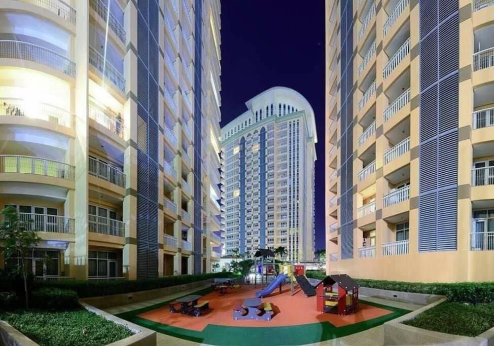 A2J Luxury 1Br Balcony Suite Near Venice Mall Bgc Manila Eksteriør bilde