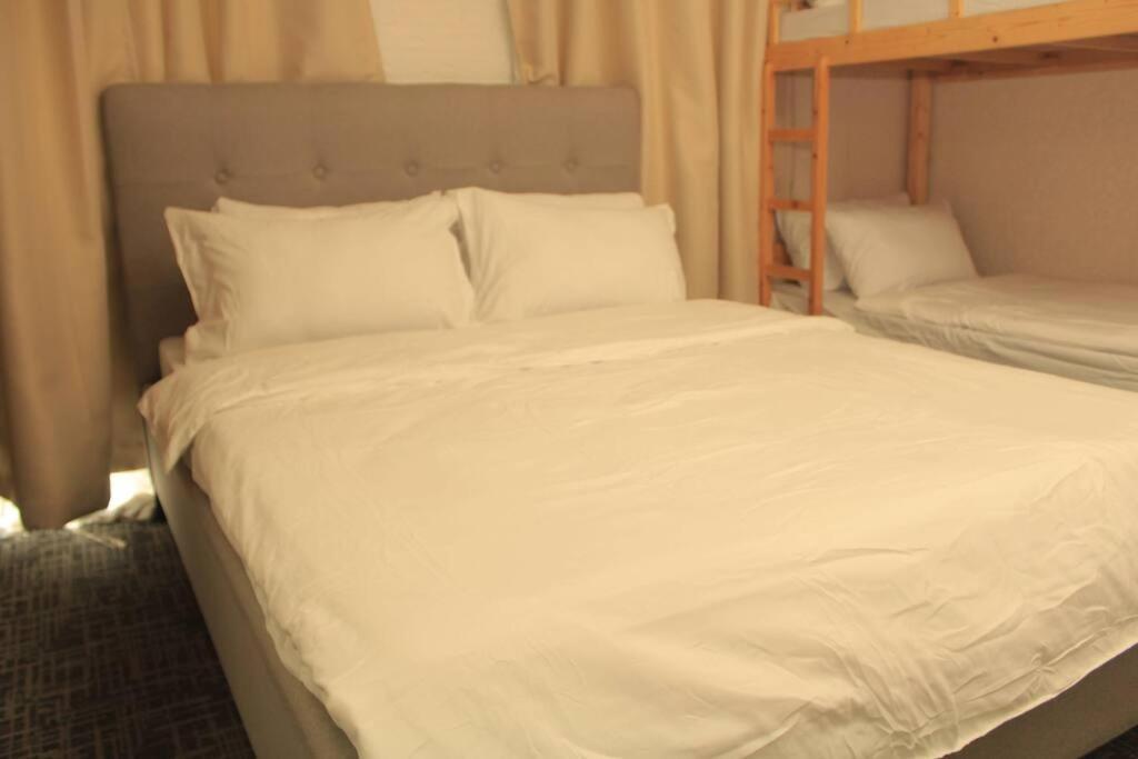 A2J Luxury 1Br Balcony Suite Near Venice Mall Bgc Manila Eksteriør bilde