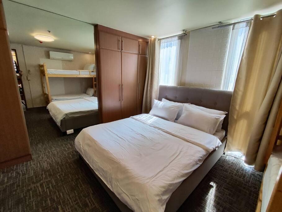 A2J Luxury 1Br Balcony Suite Near Venice Mall Bgc Manila Eksteriør bilde